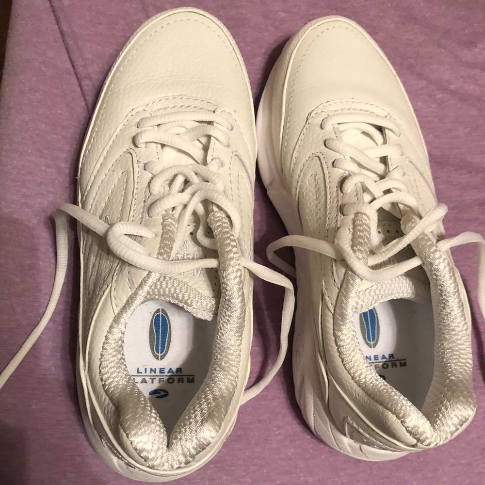 Brooks sneakers